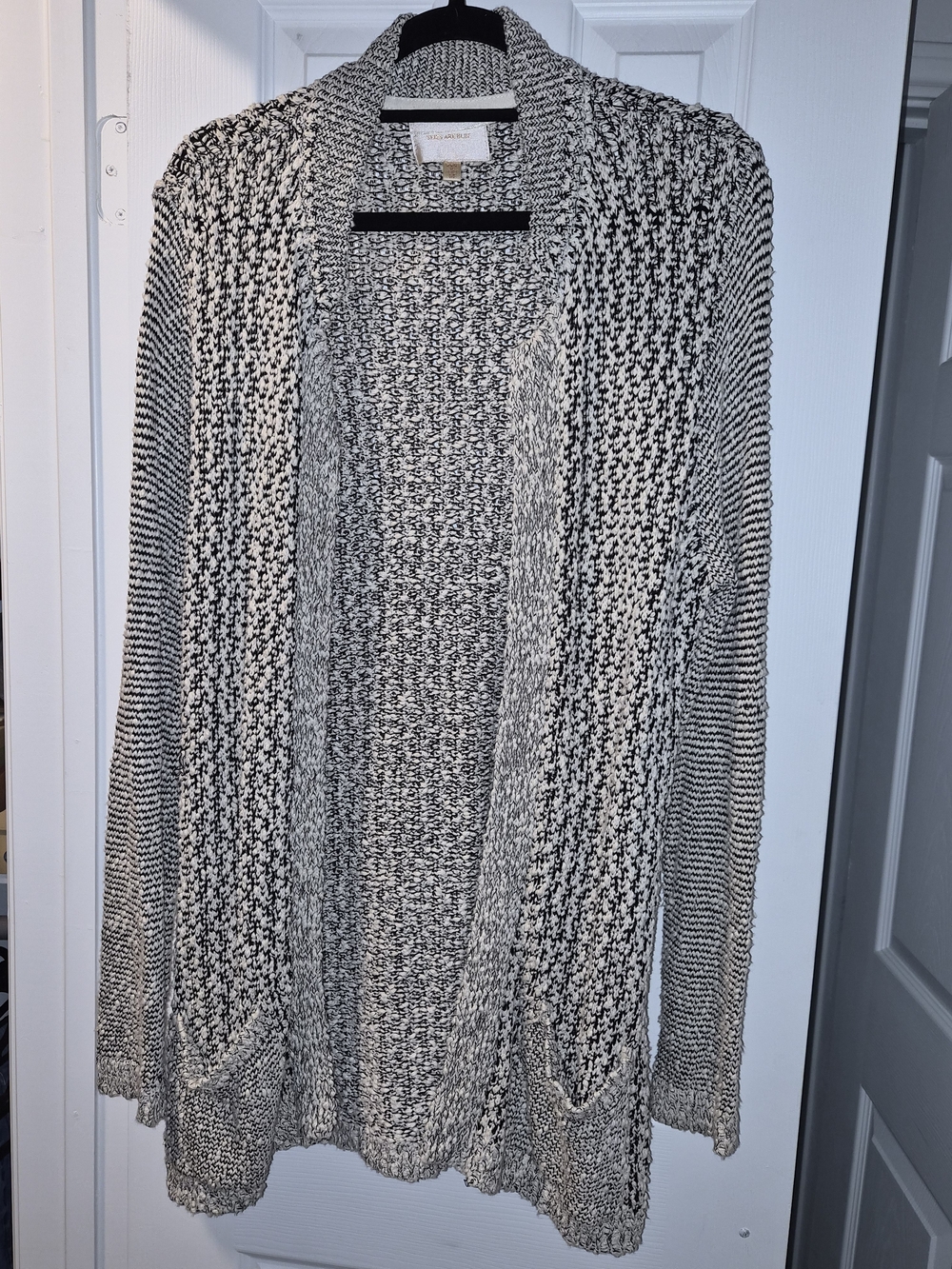 Dillard's Skies Are Blue Black & White Marled Open-Front Cardigan